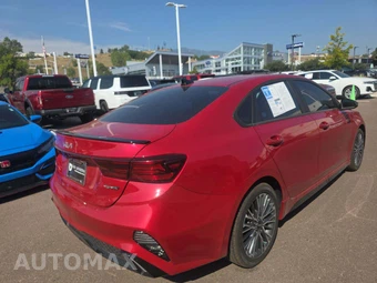 2024 Kia Forte GT-Line - miniatura 3