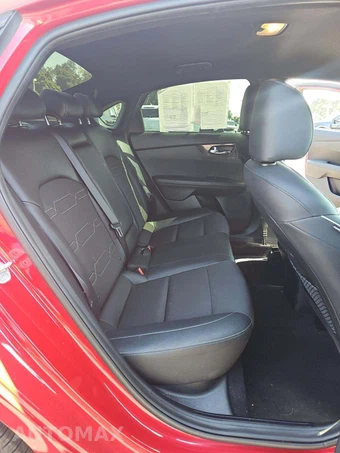 2024 Kia Forte GT-Line - miniatura 13