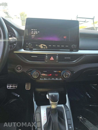 2024 Kia Forte GT-Line - miniatura 7