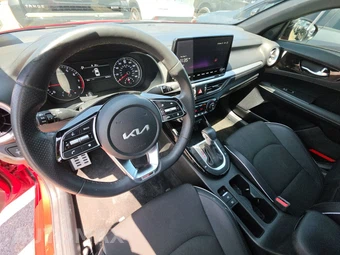 2024 Kia Forte GT-Line - miniatura 11