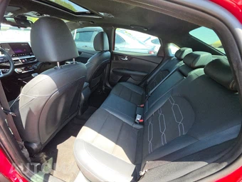 2024 Kia Forte GT-Line - miniatura 13