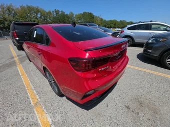 2024 Kia Forte GT-Line - miniatura 6