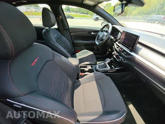 2024 Kia Forte GT-Line - miniatura 8