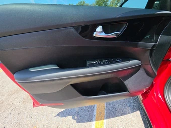 2024 Kia Forte GT-Line - miniatura 9