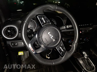2024 Kia Forte GT-Line - miniatura 10