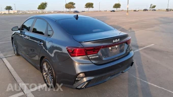 2024 Kia Forte GT-Line - miniatura 4
