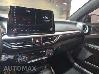 2024 Kia Forte GT-Line - miniatura 10