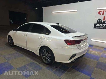 2024 Kia Forte GT-Line - miniatura 2