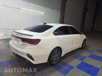 2024 Kia Forte GT-Line - miniatura 3