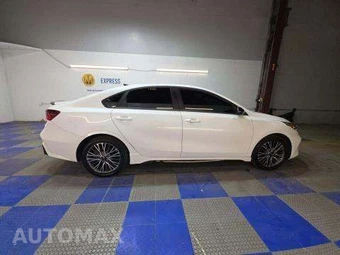 2024 Kia Forte GT-Line - miniatura 4