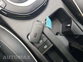 2024 Kia Forte GT-Line - miniatura 5