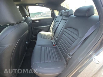 2024 Kia Forte GT-Line - miniatura 13