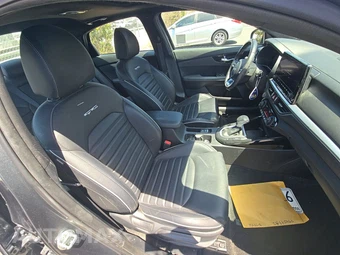 2024 Kia Forte GT-Line - miniatura 8