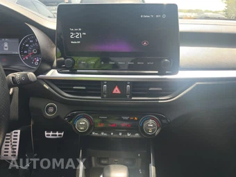 2024 Kia Forte GT-Line - miniatura 11