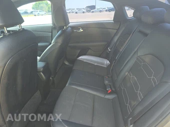 2024 Kia Forte GT-Line - miniatura 13