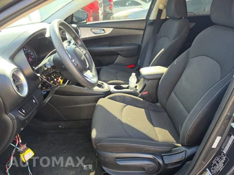 2024 Kia Forte LX – miniatura 7