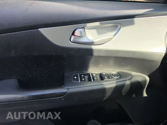 2024 Kia Forte LX – miniatura 9