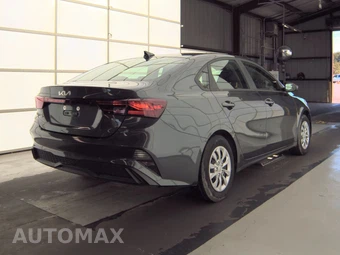 2024 Kia Forte LX – miniatura 4