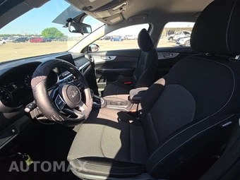 2024 Kia Forte LX – miniatura 7
