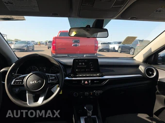 2024 Kia Forte LX – miniatura 11