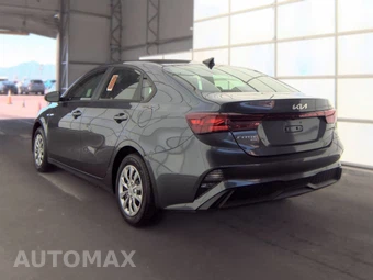 2024 Kia Forte LX – miniatura 6