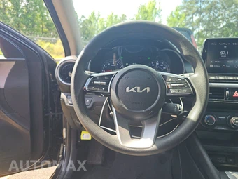 2024 Kia Forte LX - miniatura 10