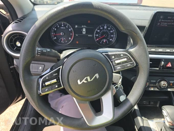 2024 Kia Forte LX - miniatura 10