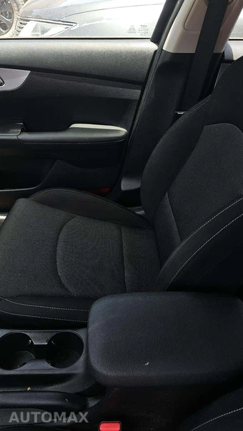 2024 Kia Forte LX - miniatura 22