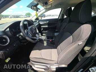 2024 Kia Forte LX - miniatura 7