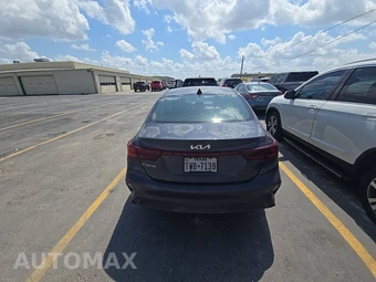 2024 Kia Forte LXS - miniatura 5