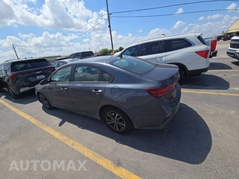 2024 Kia Forte LXS - miniatura 6