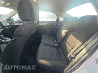 2024 Kia Forte LXS - miniatura 13