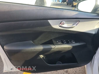 2024 Kia Forte LXS - miniatura 9