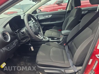 2024 Kia Forte LXS – miniatura 7