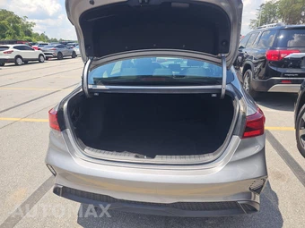 2024 Kia Forte LXS – miniatura 16