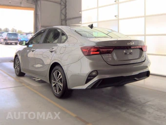 2024 Kia Forte LXS – miniatura 6
