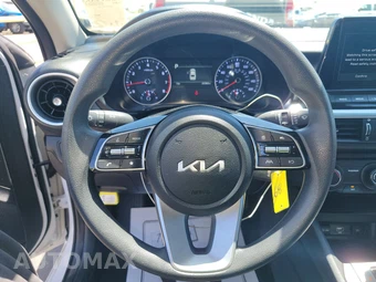 2024 Kia Forte LXS - miniatura 10