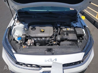 2024 Kia Forte LXS - miniatura 16