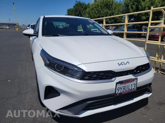 2024 Kia Forte LXS - miniatura 2
