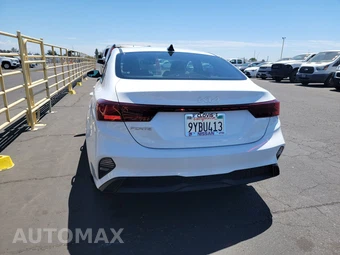 2024 Kia Forte LXS - miniatura 5