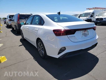 2024 Kia Forte LXS - miniatura 6