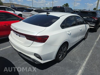 2024 Kia Forte LXS – miniatura 4