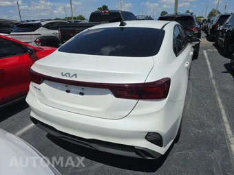 2024 Kia Forte LXS – miniatura 5