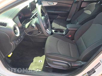 2024 Kia Forte LXS – miniatura 7