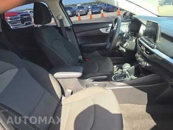 2024 Kia Forte LXS – miniatura 8