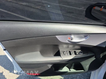 2024 Kia Forte LXS – miniatura 9