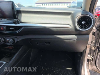 2024 Kia Forte LXS – miniatura 16