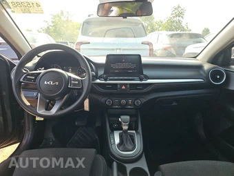 2024 Kia Forte LXS - miniatura 11