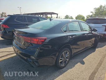 2024 Kia Forte LXS - miniatura 4