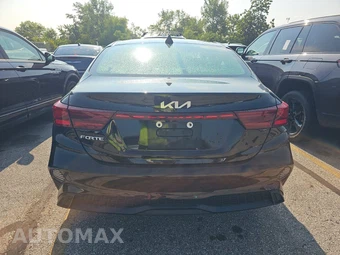 2024 Kia Forte LXS - miniatura 5
